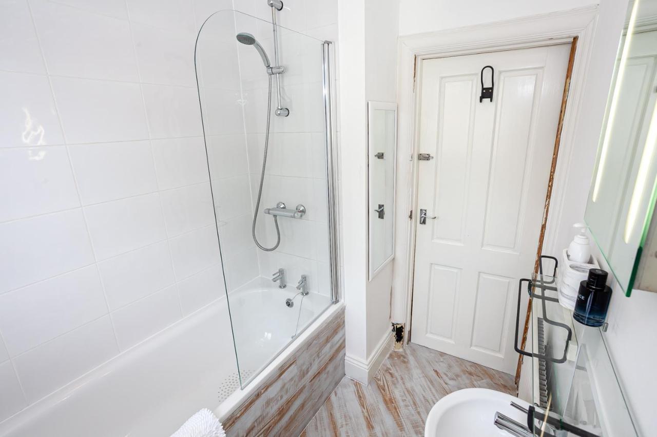 Cosy 2 Bed Apartment - Close To Leeds Centre Luaran gambar